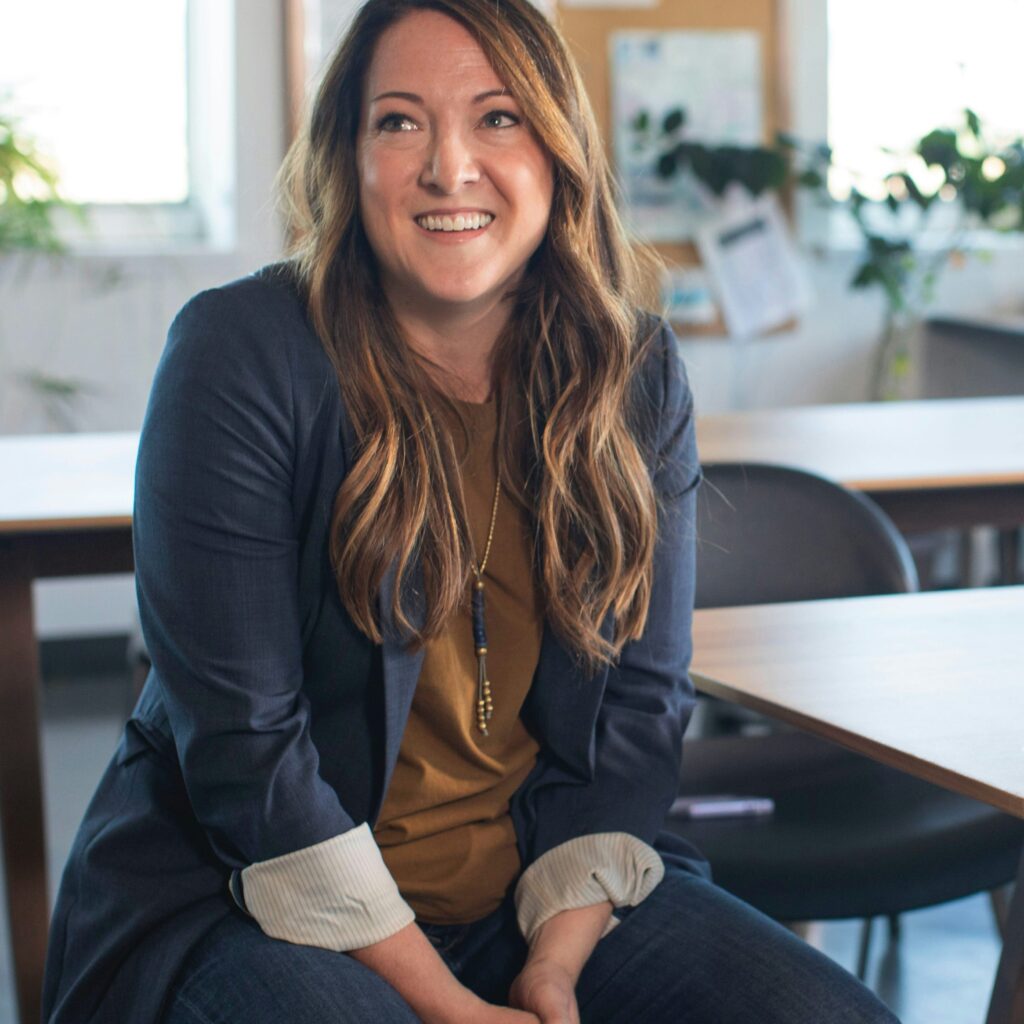 linkedin-sales-solutions-Mis5fyJi7Q0-unsplash Ana Del Rey - Square